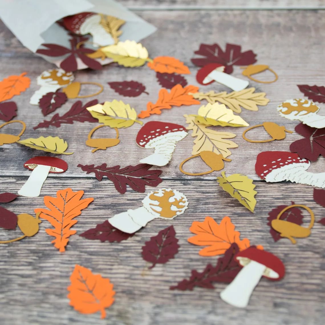 Woodland Table Confetti Decor
