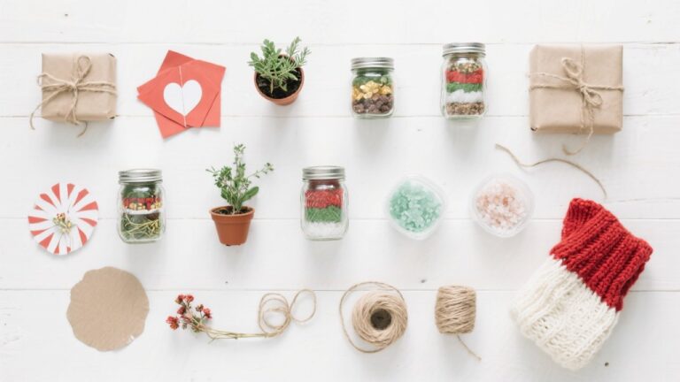 20 Budget DIY Christmas Gift Ideas That Cost Almost Nothing