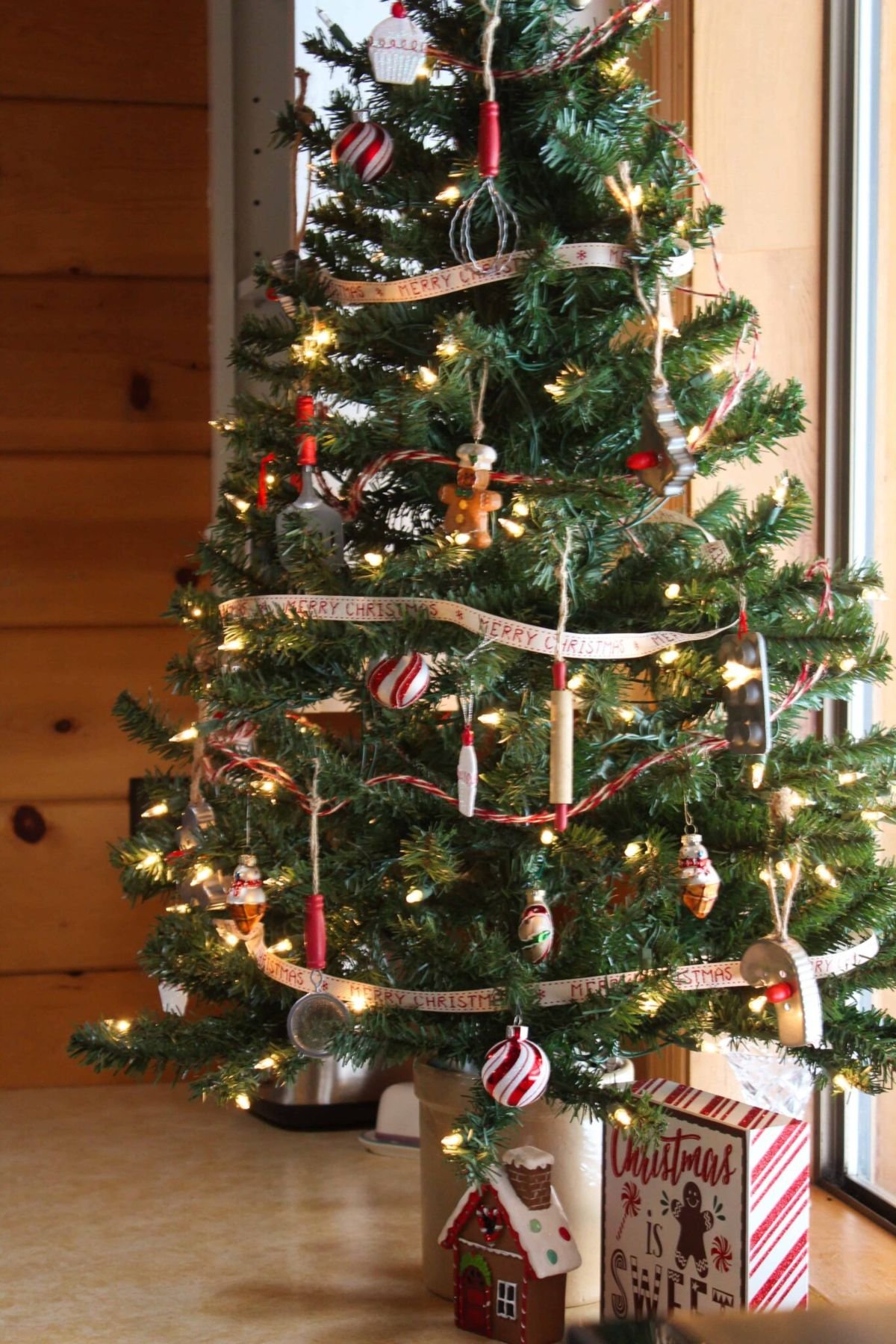 Bakery Ornament Tree