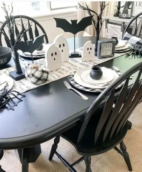 Black and White Decor