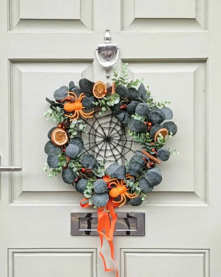 Black Halloween Wreath Detail