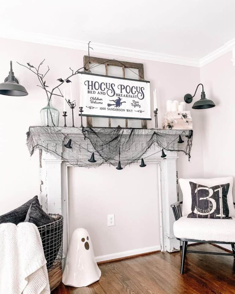 Black Mantel Halloween Décor