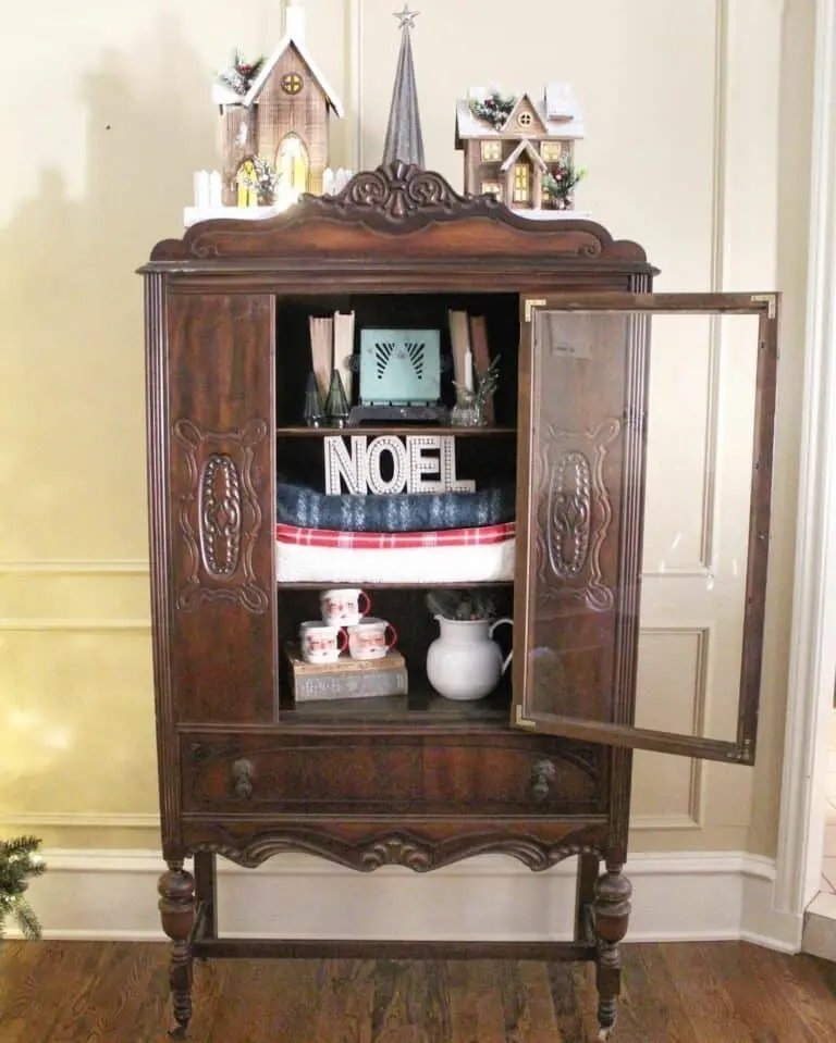 Cabinet Christmas Village