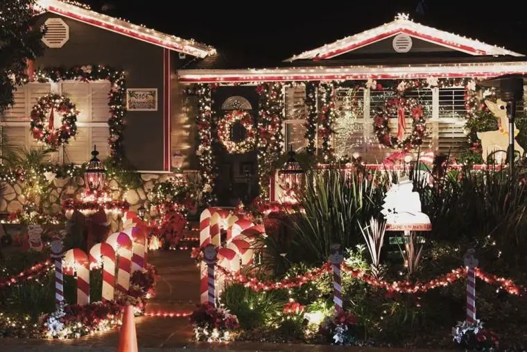 Candy Cane Pathway Lights