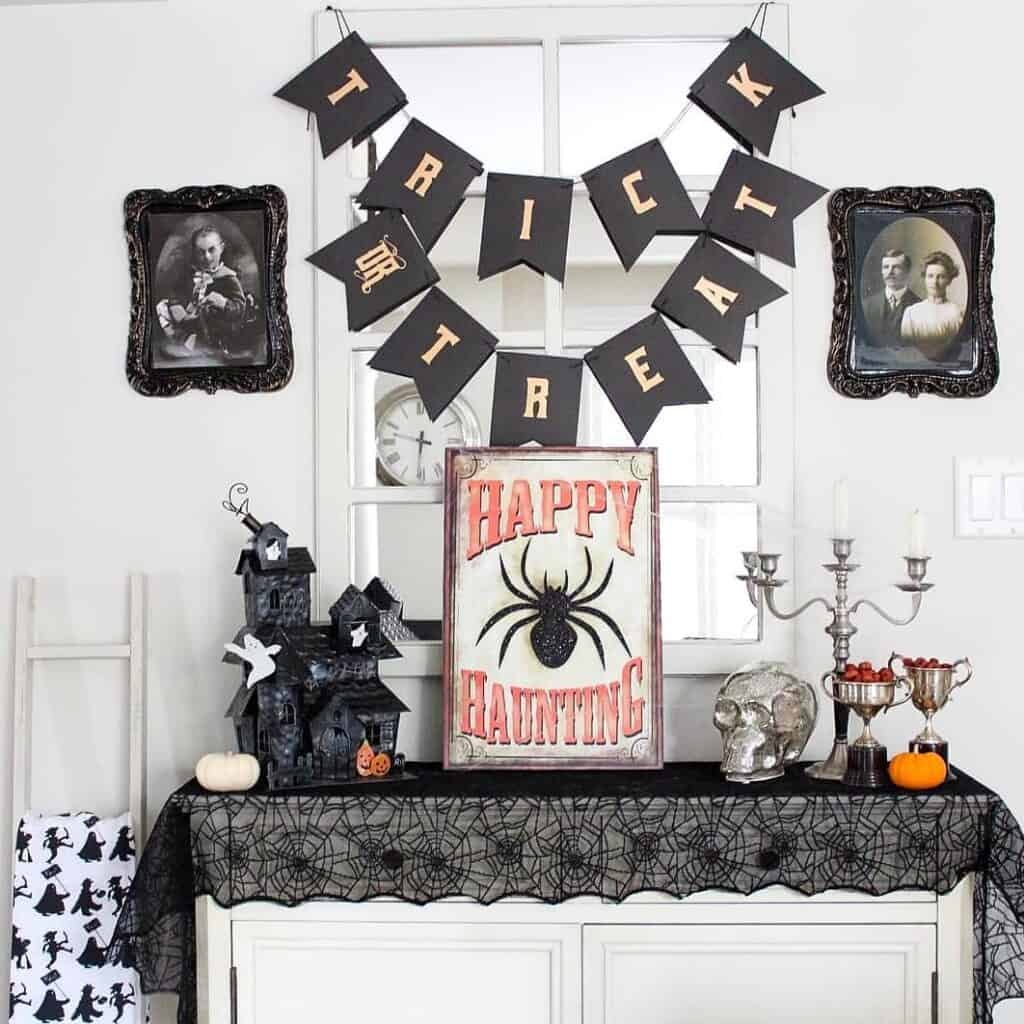 Creepy Halloween Table Decor