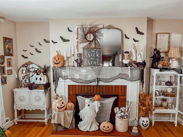 Farmhouse Halloween Decor