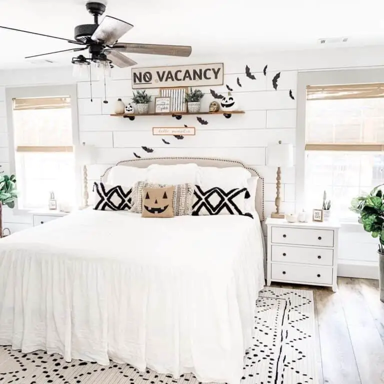 Farmhouse Halloween Decor