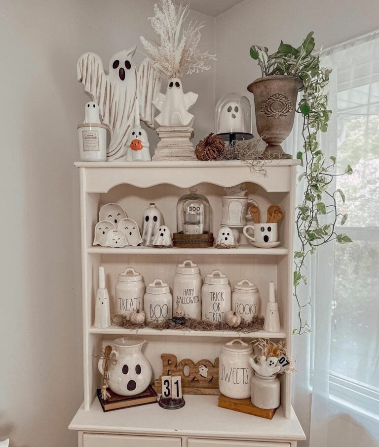 Ghoulish Ghost Kitchen Decor