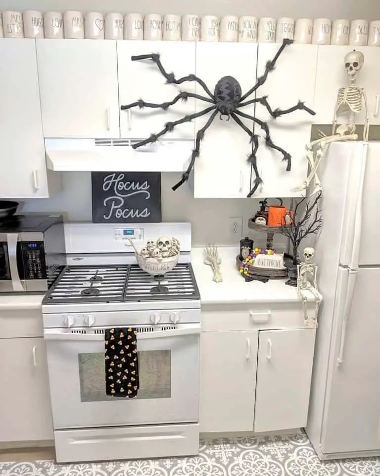 Giant Spider Kitchen Decoration