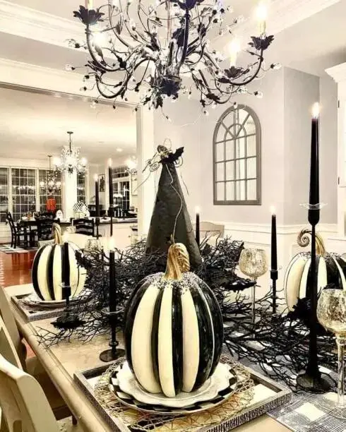 Glamorous Halloween Table Decor