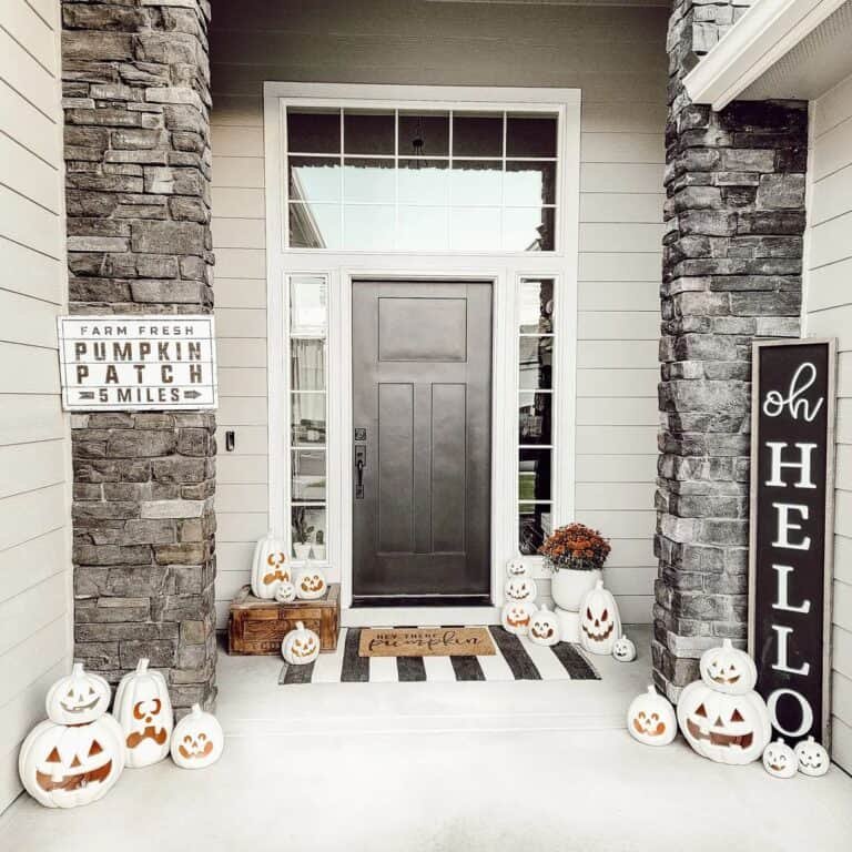 Halloween Decor on Front Porch