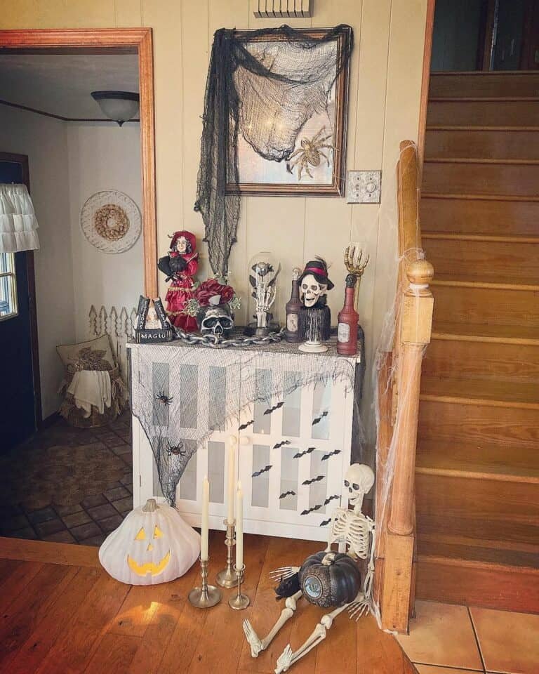 Halloween Entryway Decor