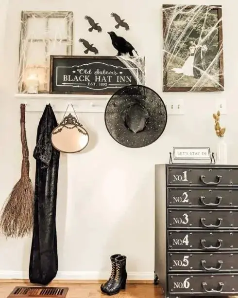 Halloween Entryway Decor