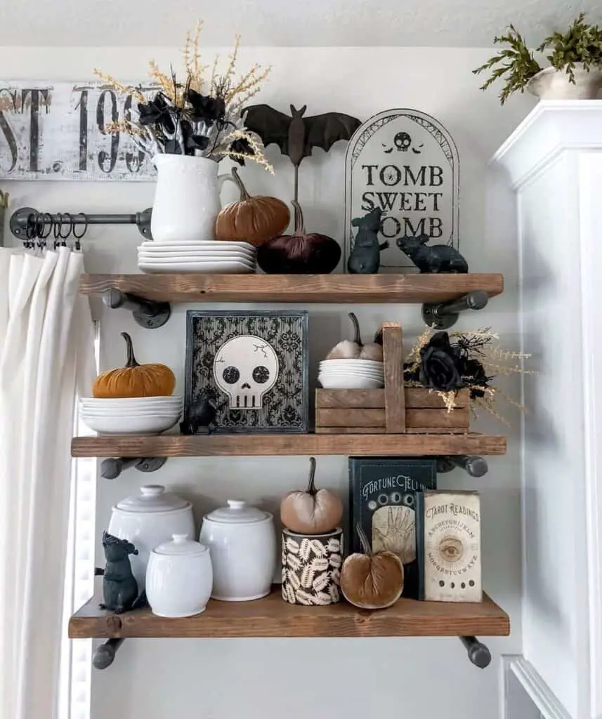 Halloween Shelf Décor