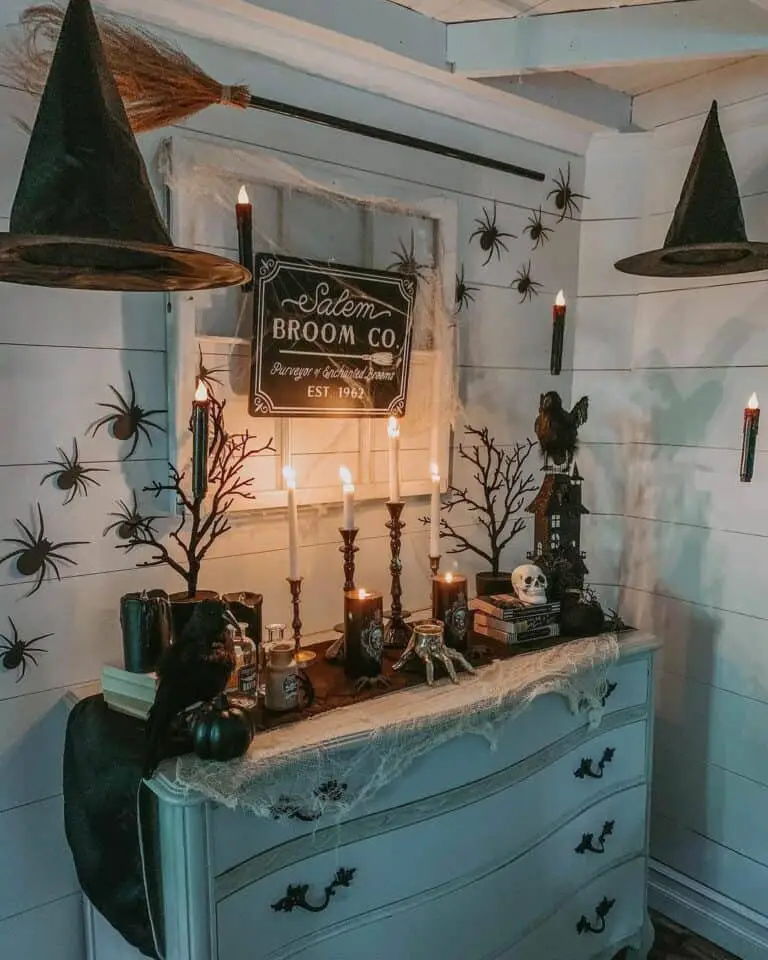 Halloween Spider Decor Nook