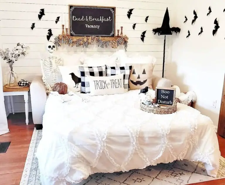 Halloween-Themed Guest Room