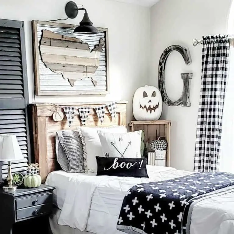 Halloween-Themed Kids' Room