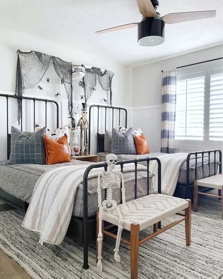 Halloween-Themed Twin Bedroom