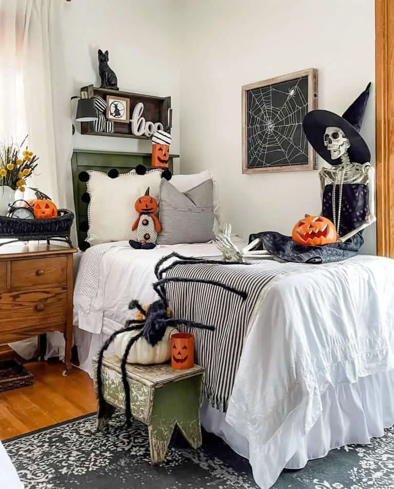 Jack-o-Lantern Guestroom Decor