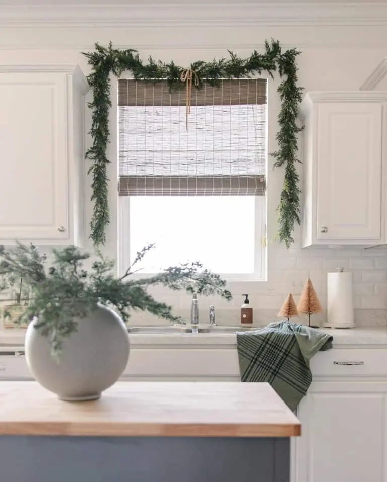 Kitchen Window Garland