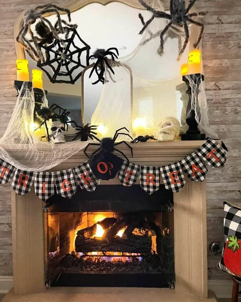 Mantel Spider Decor Theme