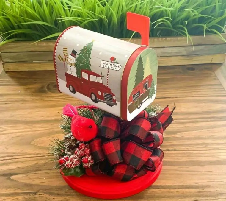 Mini Holiday Mailbox