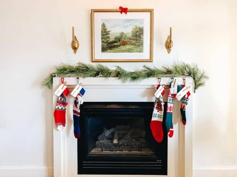 Minimalist Mantel Stockings
