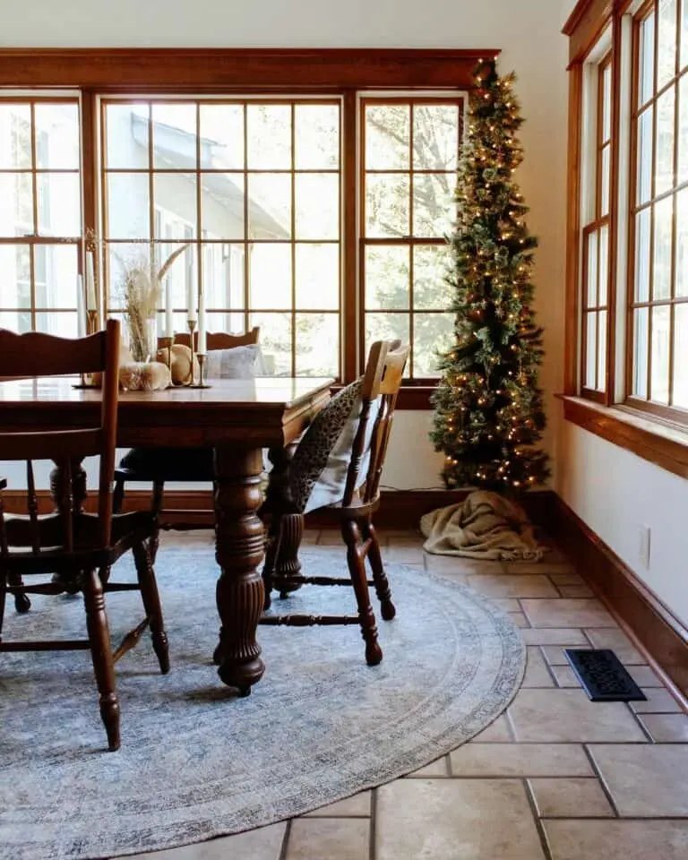 Neutral Dining Corner