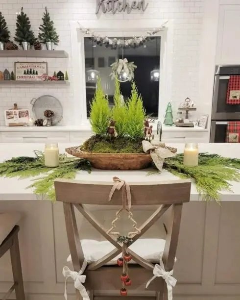 Pine Island Centerpiece