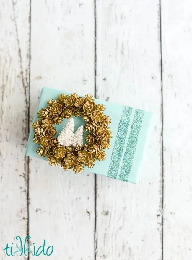 Pinecone Gift Toppers