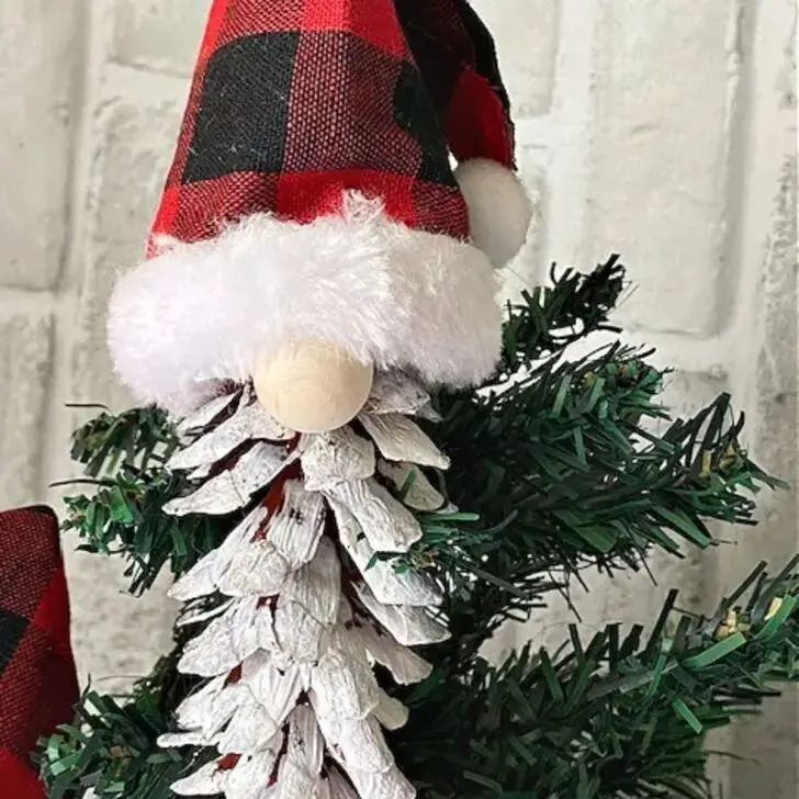 Pinecone Santa Gnomes