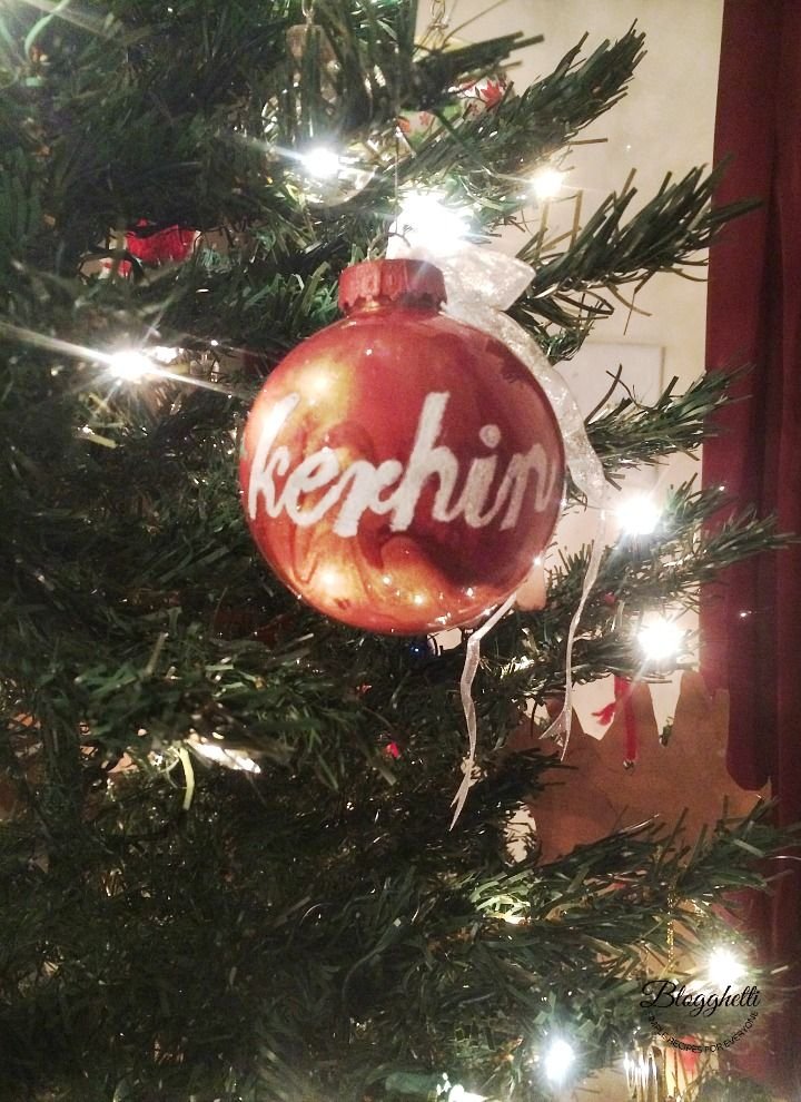 Pour Paint Ornaments
