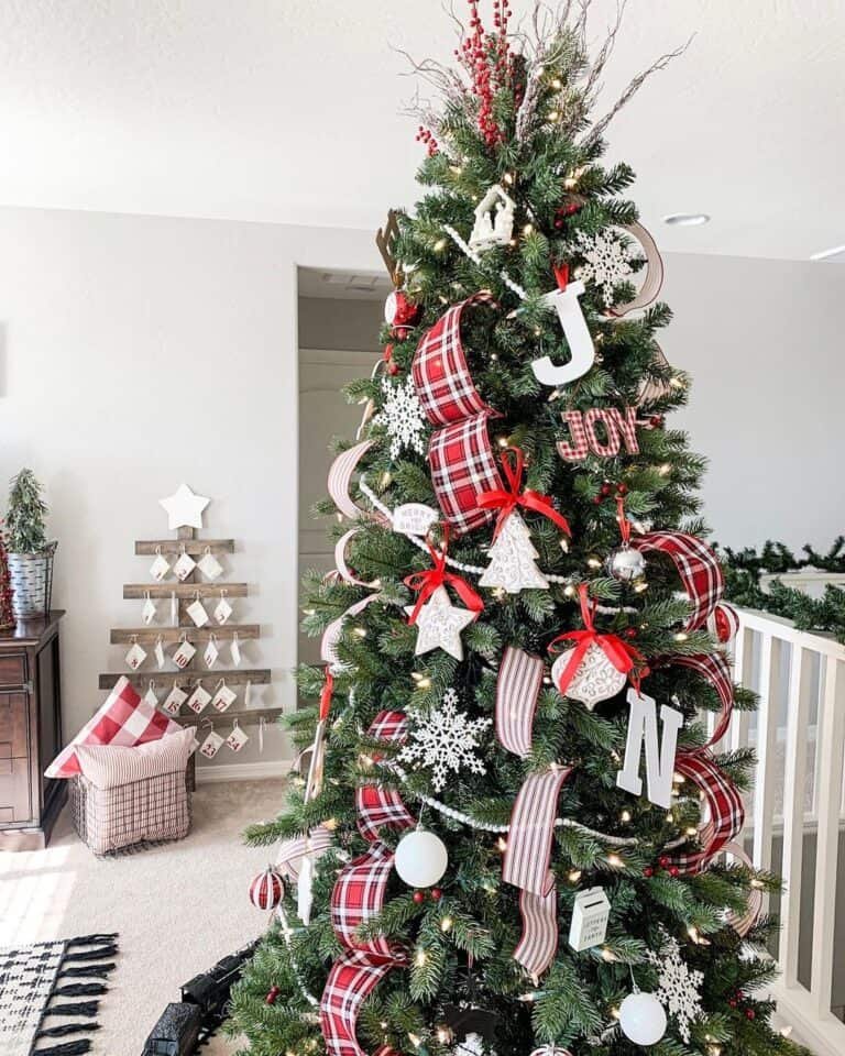 Red White Loft Tree