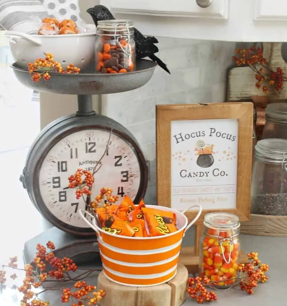 Seasonal Candy Bar Decor