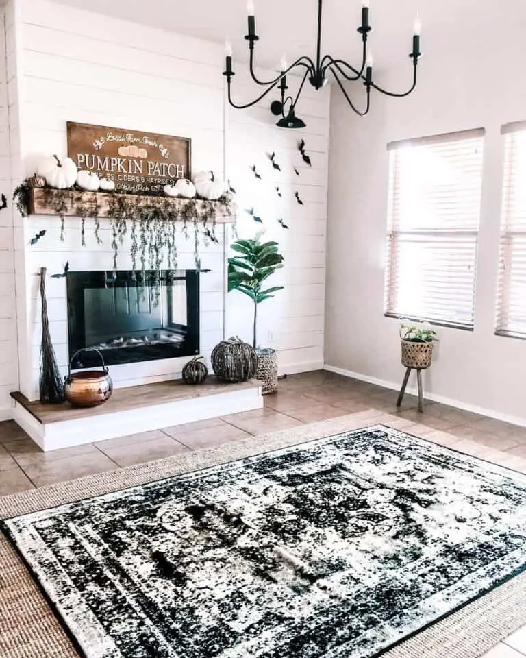 Shiplap Wall Decor with Pumpkins