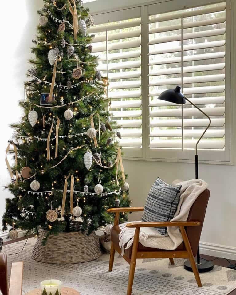 Simple Gold Ribbon Tree
