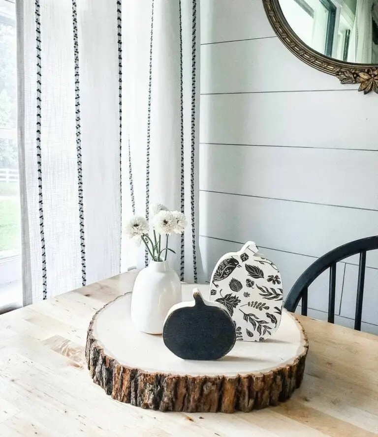 Subtle Centerpiece Design