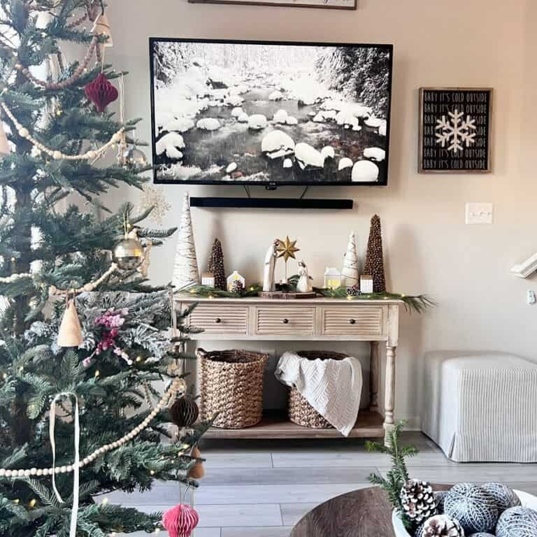 Traditional Christmas Living Room