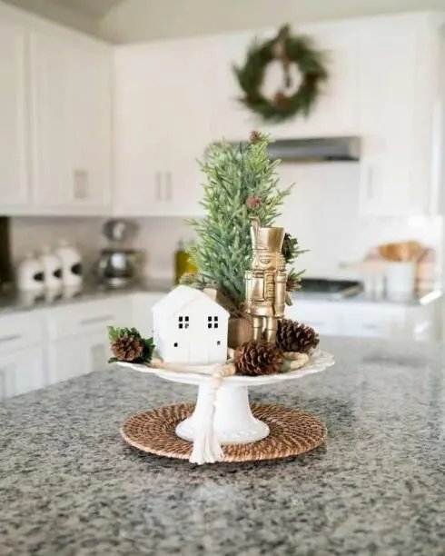 White Cake Stand