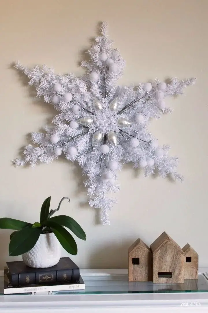 White Snowflake Wreath