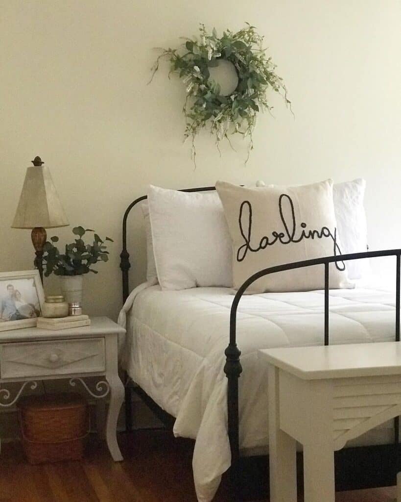 Bedroom Wreath Display