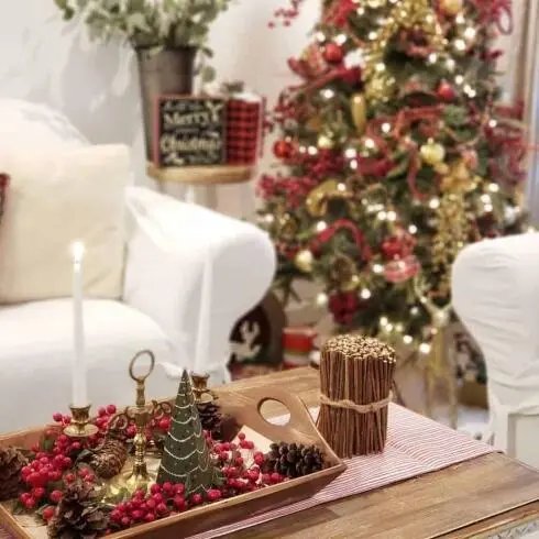 Berry Pinecone Tray