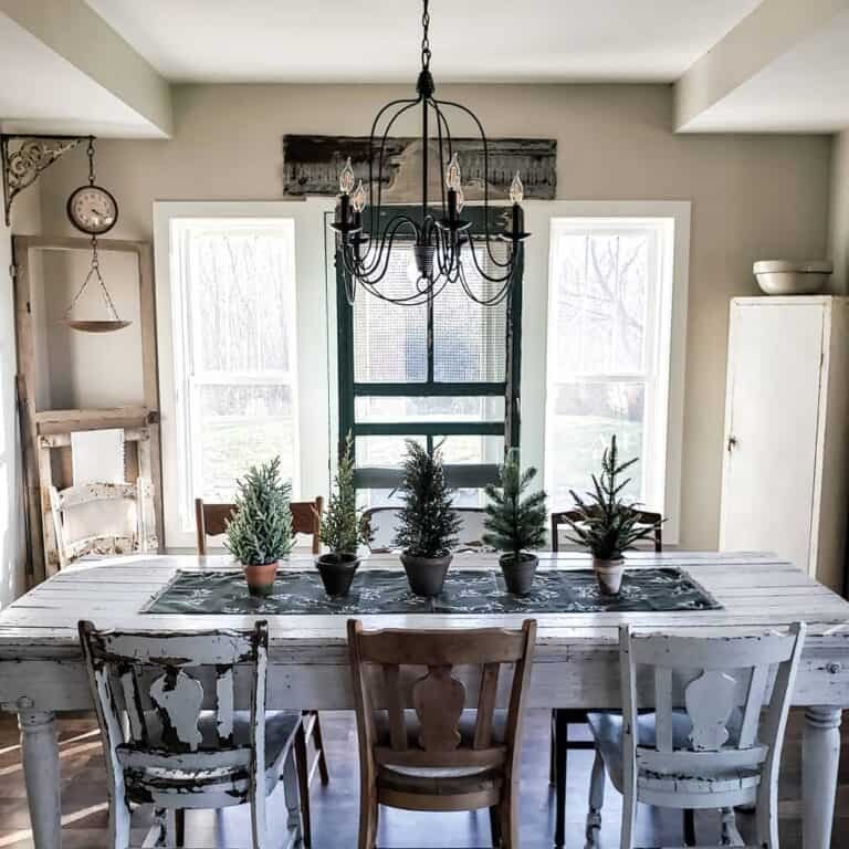 Black Runner White Table