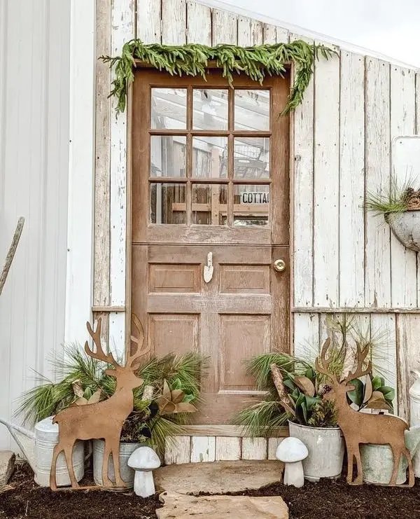Cedar Garland Door