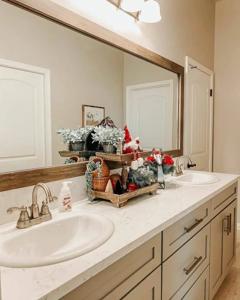 Christmas Bathroom Centerpiece