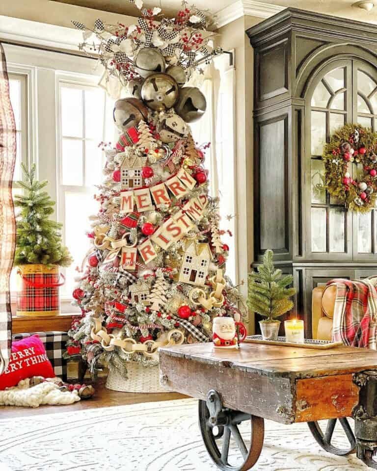 Christmas Candle Centerpiece