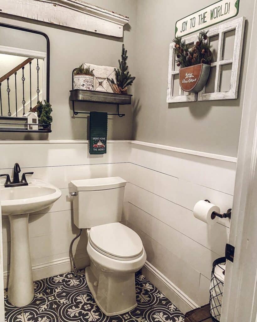 Christmas Cottage Bathroom