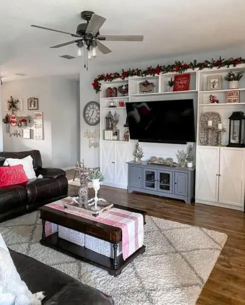 Christmas Garland Displays