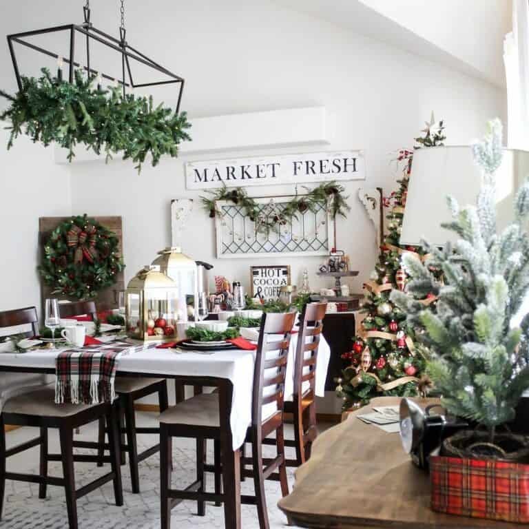Christmas Lantern Centerpieces