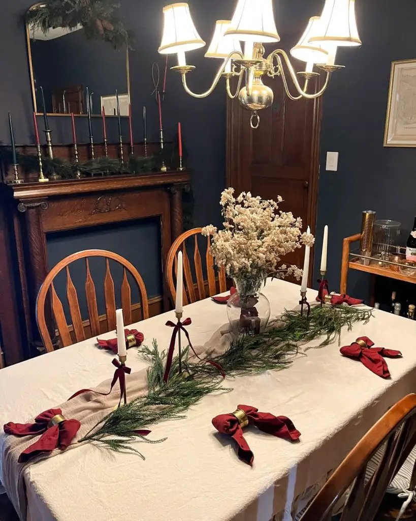 Classic Christmas Tablescapes